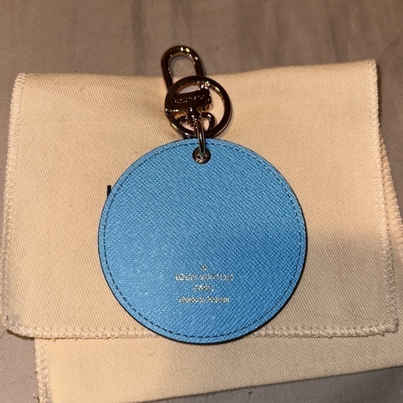 NWT Louis Vuitton 2022 Holiday Illustrate Tokyo Bag Charm & Key Holder // Blue - Picture 4 of 10